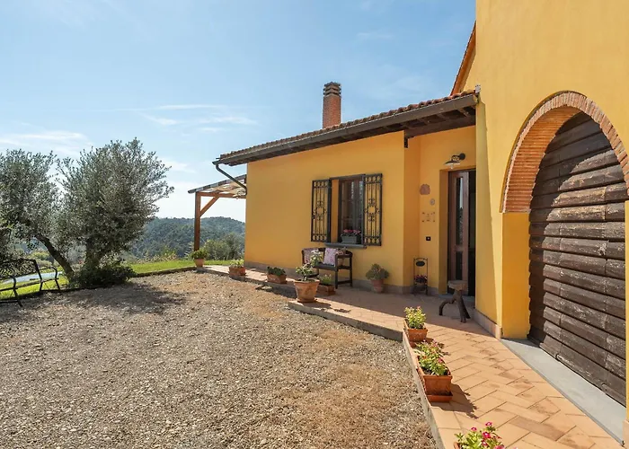 Costa Al Bagno By Salogi Montopoli in Val dʼArno